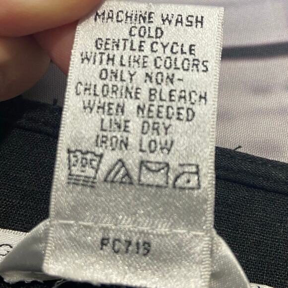 Geoffrey Beene Sport Linen Top Women 8 Black Embroider 3/4 Sleeve V Neck Stretch - Picture 8 of 10